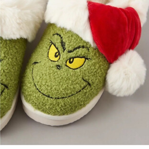 American Eagle Grinch Scuff Slippers Green Faux Fur Santa Hat Size 7 NWOT - Picture 2 of 14